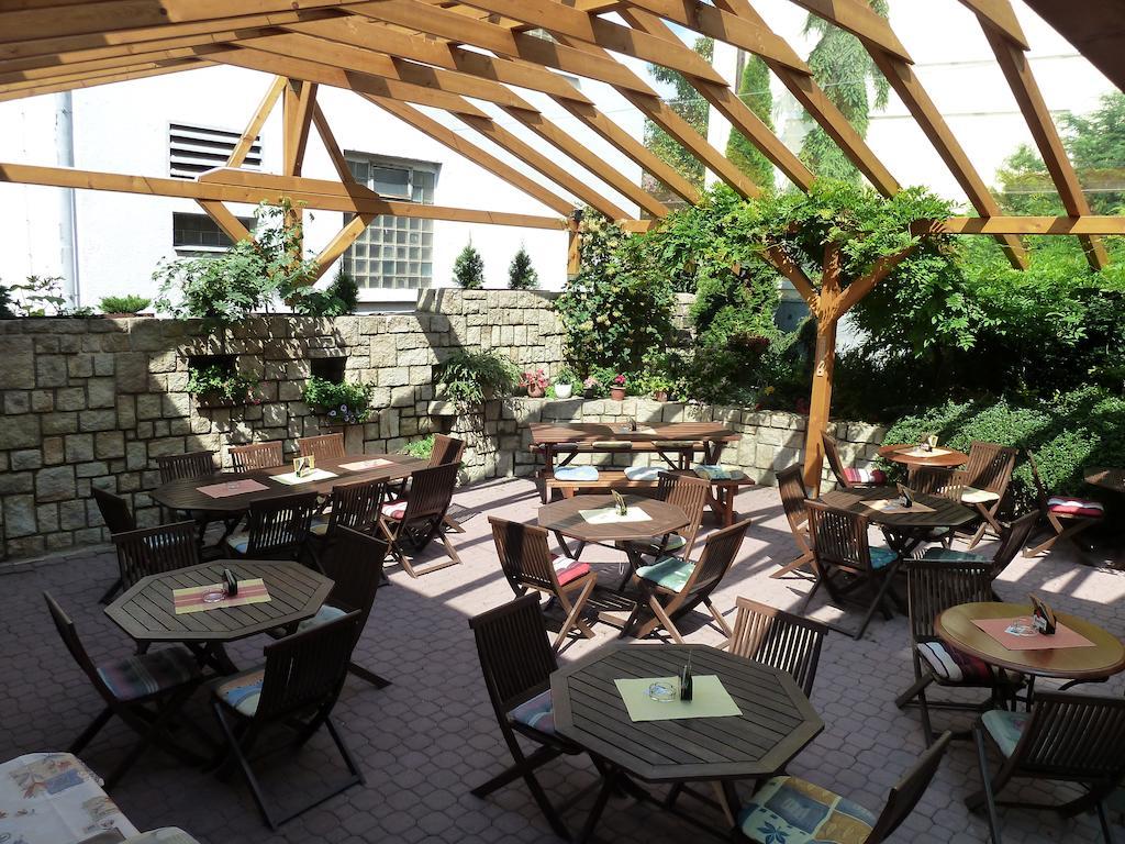 Penzion Holiday Mariánské Lázně Extérieur photo